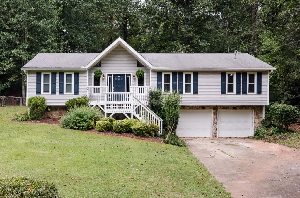 3 bedroom, 1,594 sq ft single family residence sold at 813 Randy Court, Woodstock, GA 30188