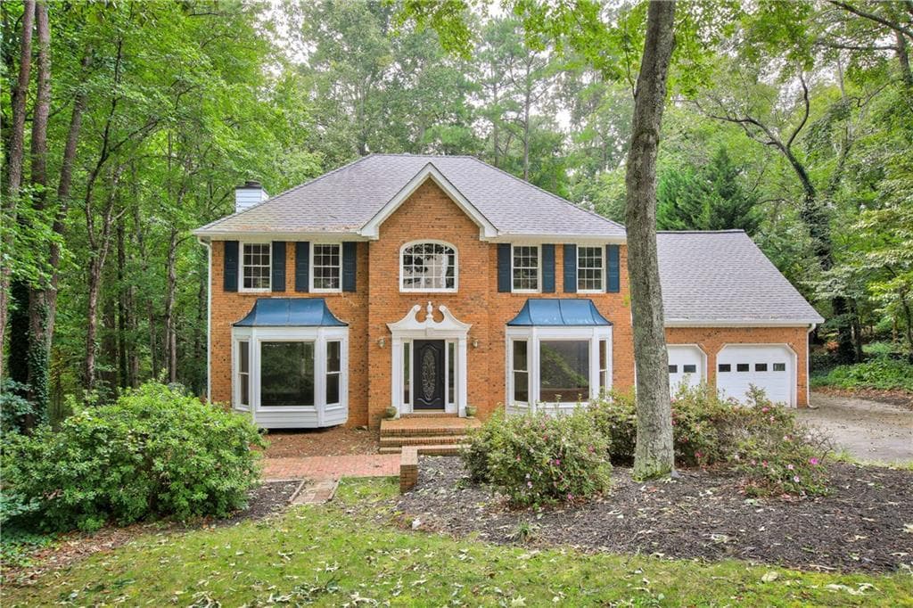 5 bedroom, 2,868 sq ft single family residence sold at 1960 Bridle Ridge Trace, Roswell, GA 30075