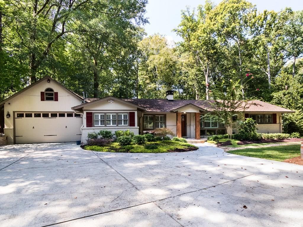 5 bedroom, 2,630 sq ft single family residence sold at 1600 Clairmont Lane, Atlanta, GA 30329