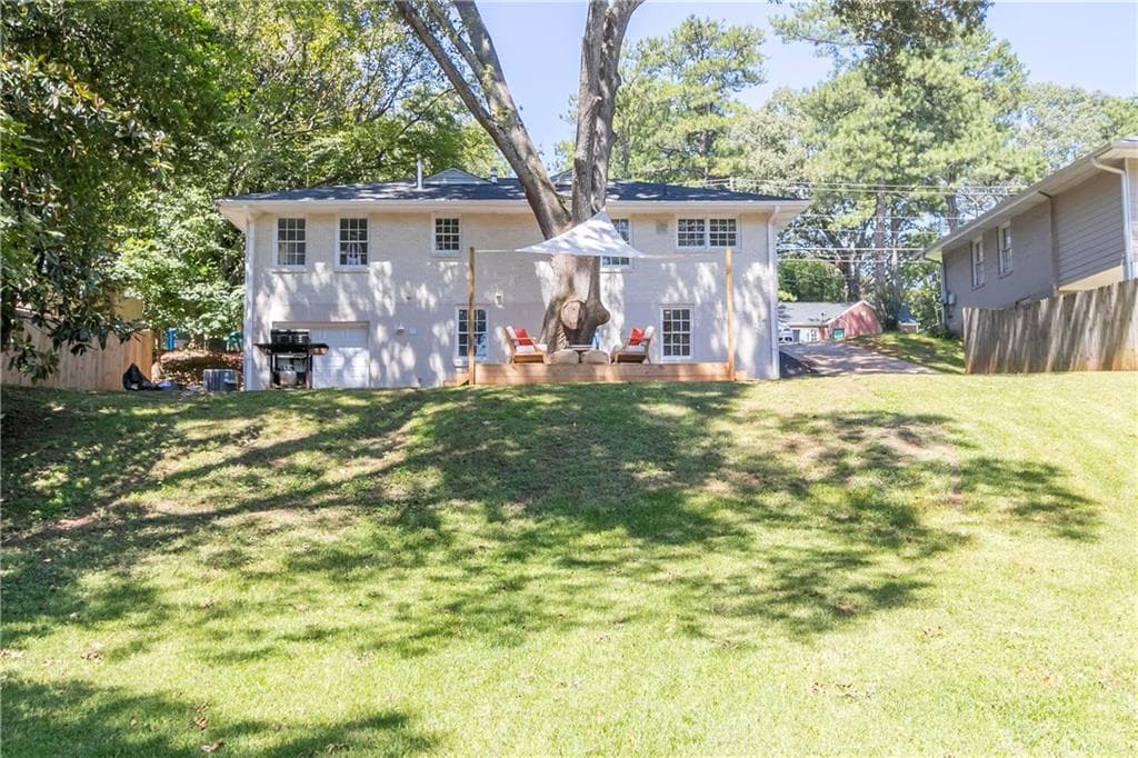 4 bedroom, 2,500 sq ft single family residence sold at 1211 Greenleaf Road, Atlanta, GA 30316