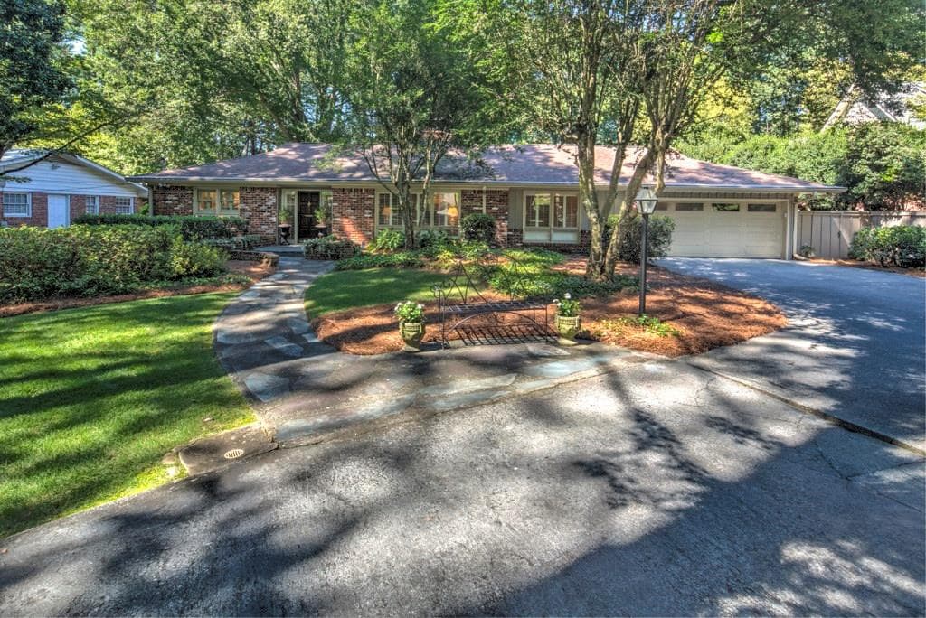 4 bedroom, 2,970 sq ft single family residence sold at 841 Wesley Drive, Atlanta, GA 30305