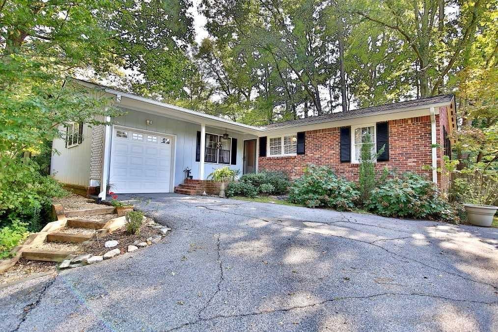 2577 Laurel Ridge Drive, Decatur, GA 30033 — most recent listing photo