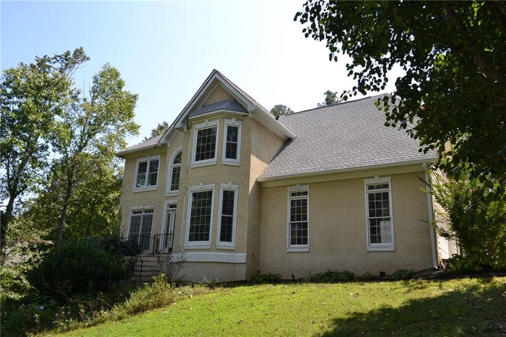 3 bedroom, 2,580 sq ft single family residence sold at 4621 Oakhurst Lane, Alpharetta, GA 30004