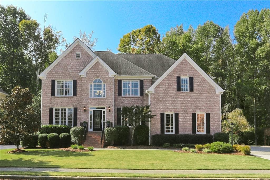 5 bedroom, 3,474 sq ft single family residence sold at 1125 Jennifer Oaks Drive, Alpharetta, GA 30004
