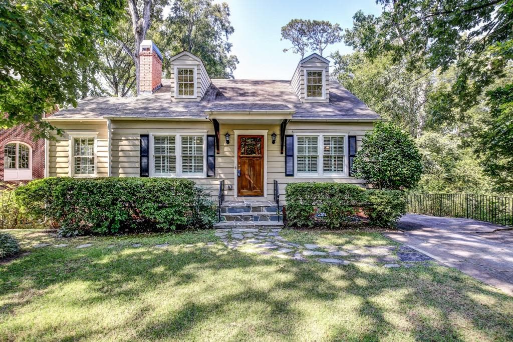 4 bedroom, 2,409 sq ft single family residence sold at 512 Emory Circle, Atlanta, GA 30307
