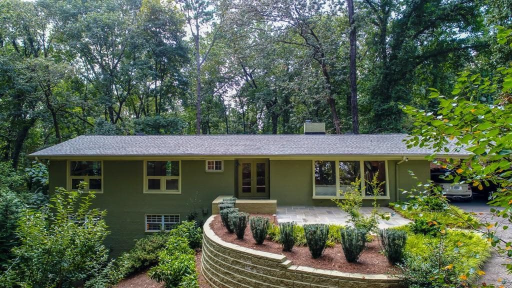 4 bedroom, 3,168 sq ft single family residence sold at 970 Mount Paran Road, Atlanta, GA 30327