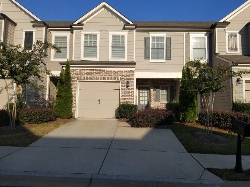 3 bedroom, 1,611 sq ft townhouse sold at 680 Township Circle, Alpharetta, GA 30004