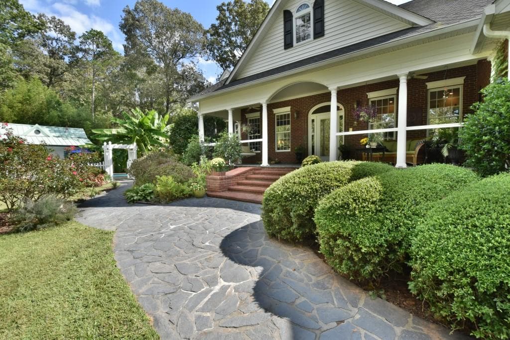5641 Ridgeway Circle, Gainesville, GA 30506 — most recent listing photo