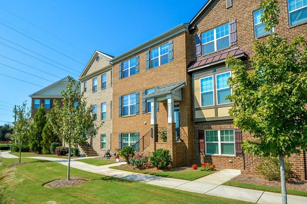 4 bedroom, 2,125 sq ft townhouse sold at 659 Greencrest Lane, Milton, GA 30004