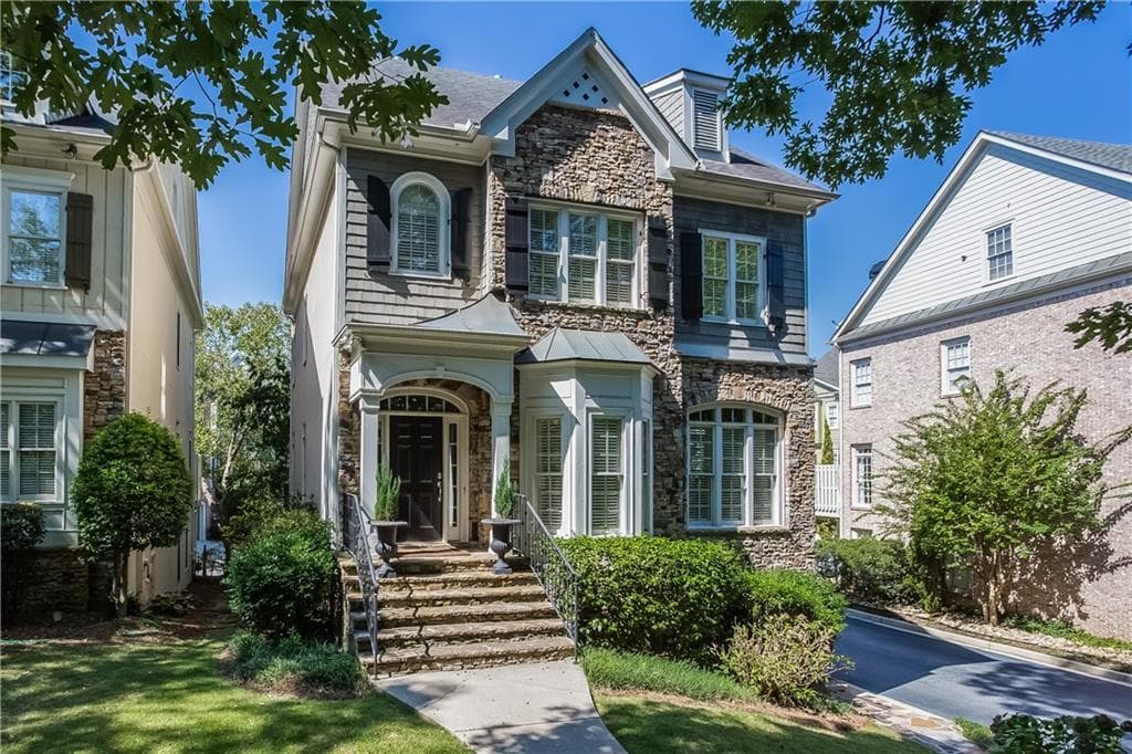 4 bedroom, 2,972 sq ft single family residence sold at 1124 Valley Overlook Drive, Atlanta, GA 30324