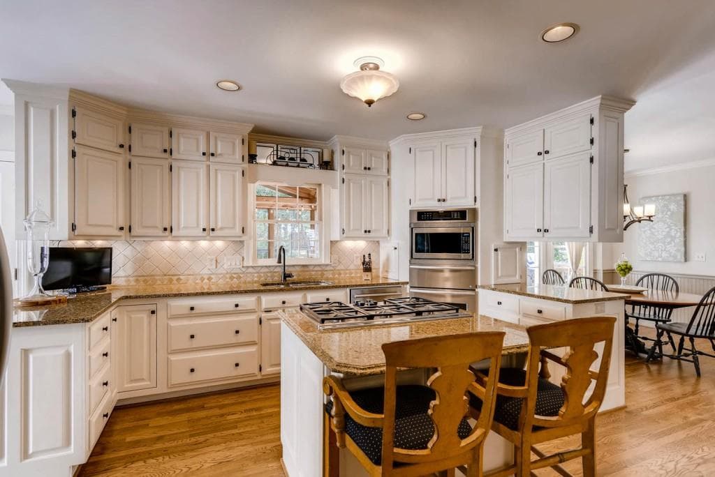 5 bedroom, 3,413 sq ft single family residence sold at 10835 Tuxford Drive, Alpharetta, GA 30022