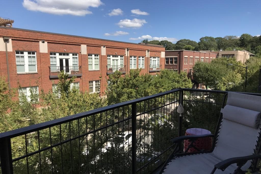 2 bedroom, 1,127 sq ft condominium sold at 925 Garrett Street 312, Atlanta, GA 30316