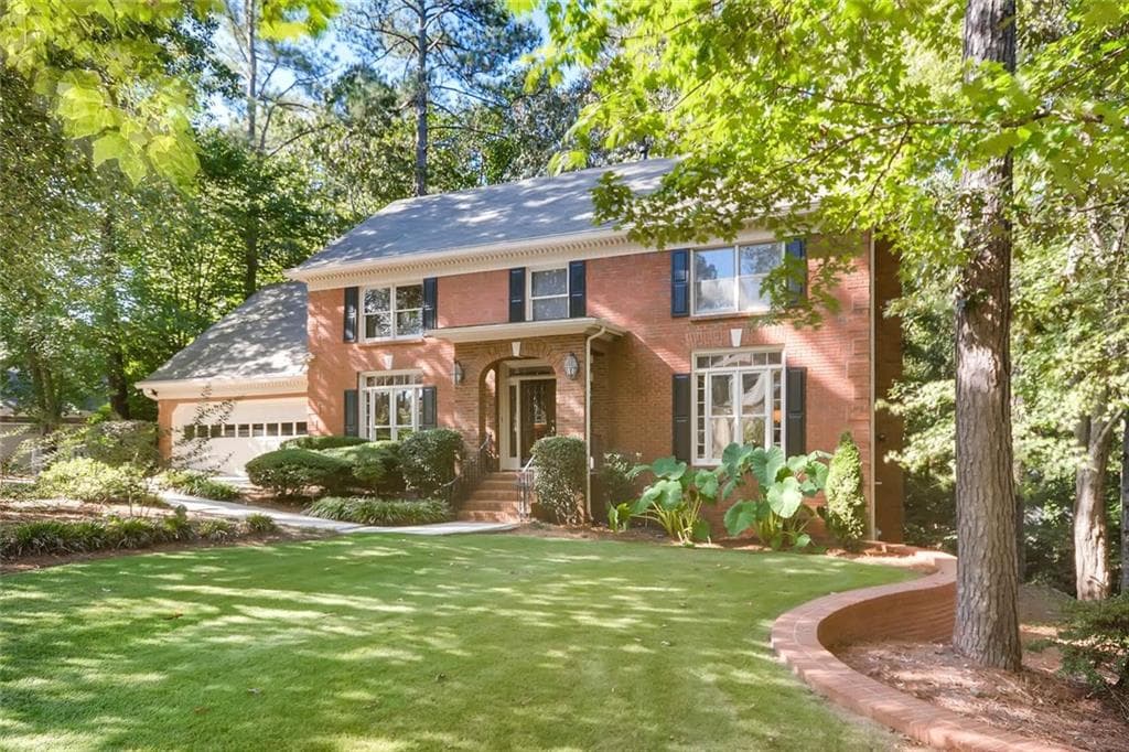 4 bedroom, 4,733 sq ft single family residence sold at 2735 Satinwood Drive, Roswell, GA 30076