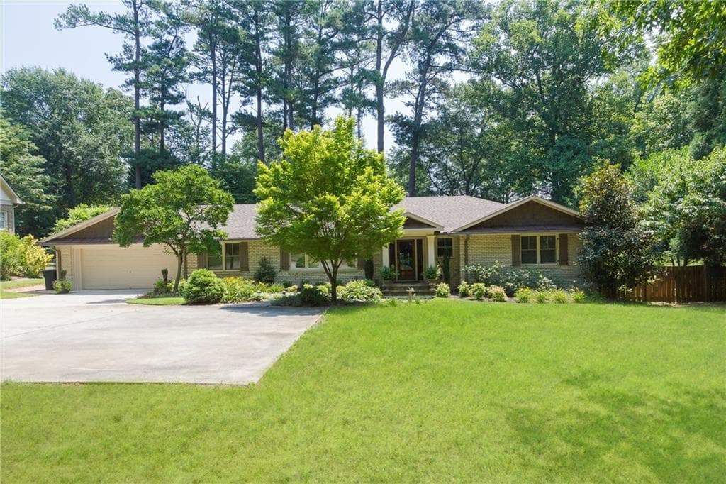 4 bedroom single family residence sold at 4615 Mystic Drive, Atlanta, GA 30342