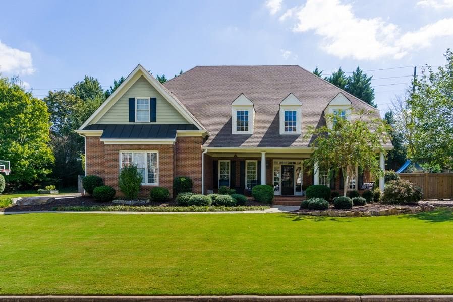 5 bedroom, 4,556 sq ft single family residence sold at 575 Rose Border Drive, Roswell, GA 30075