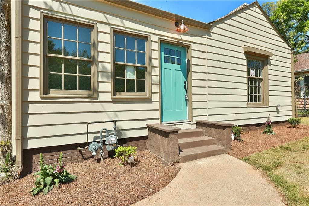 2 bedroom, 921 sq ft single family residence sold at 993 Allene Avenue, Atlanta, GA 30310