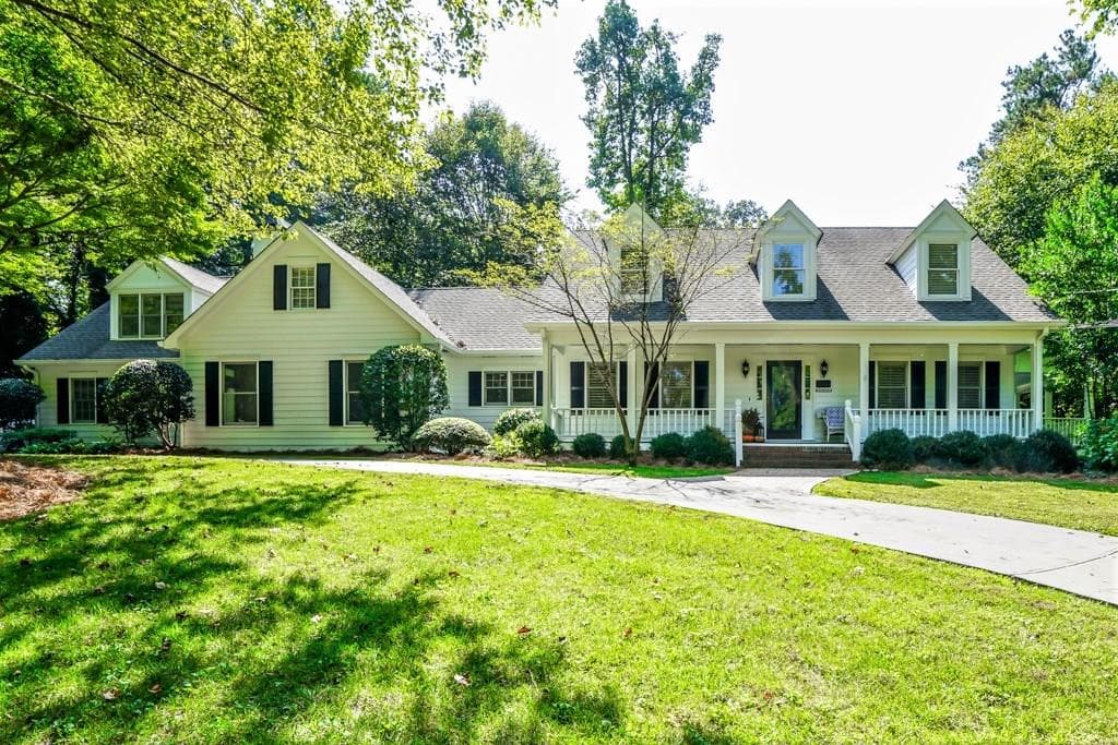 4 bedroom, 2,927 sq ft single family residence sold at 4407 Reid Lane, Atlanta, GA 30327
