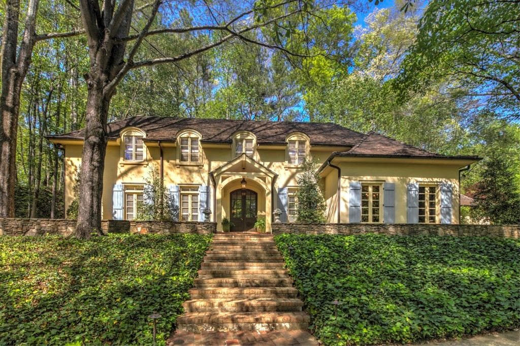 4 bedroom, 3,955 sq ft single family residence sold at 4105 Whitewater Creek Road, Atlanta, GA 30327