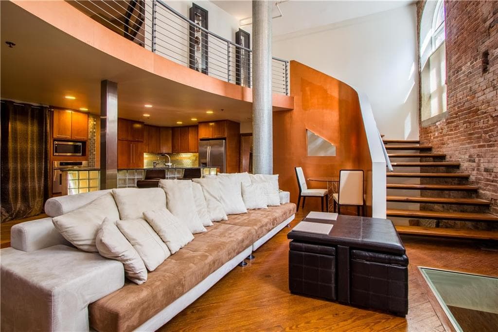 2 bedroom, 2,000 sq ft condominium sold at 330 Peters Street 106, Atlanta, GA 30313