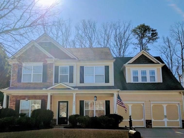 4 bedroom, 2,476 sq ft single family residence sold at 983 Suwanee Brook Lane, Buford, GA 30518
