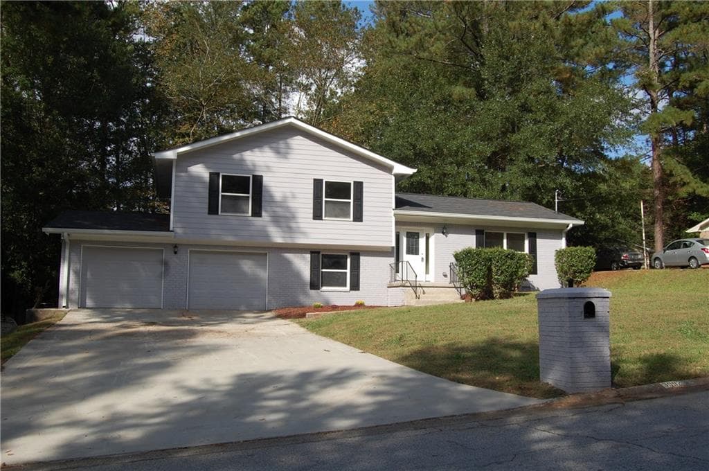 4 bedroom, 1,875 sq ft single family residence sold at 3992 Wedgefield Circle, Decatur, GA 30035