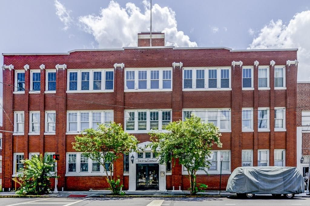 2 bedroom, 1,301 sq ft condominium sold at 244 Peters Street 23, Atlanta, GA 30313