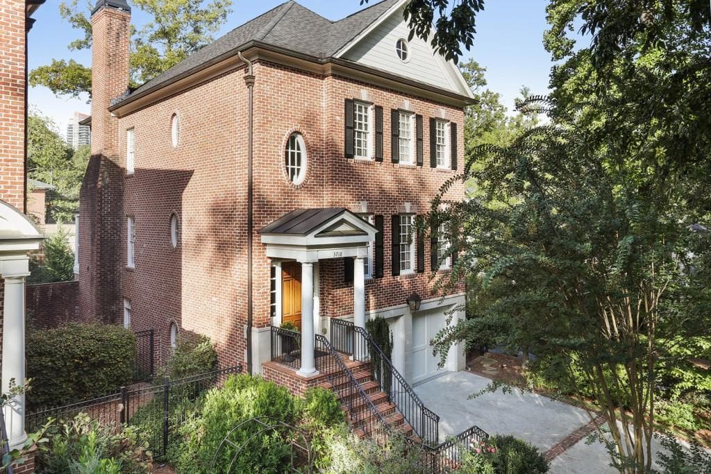 3 bedroom, 3,928 sq ft townhouse sold at 3718 Vermont Road, Atlanta, GA 30319