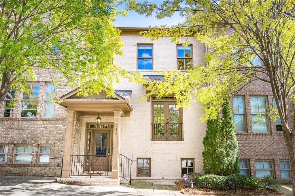 4 bedroom, 2,224 sq ft townhouse sold at 330 Suwanee Avenue, Suwanee, GA 30024