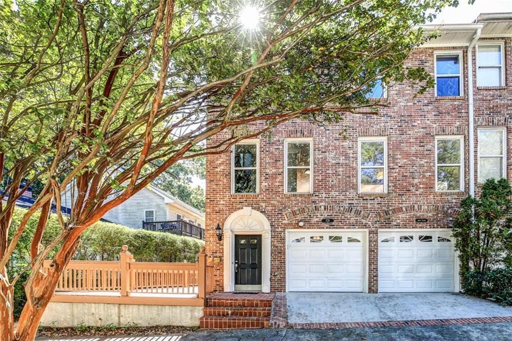 3 bedroom, 2,529 sq ft townhouse sold at 539 Seal Place, Atlanta, GA 30308