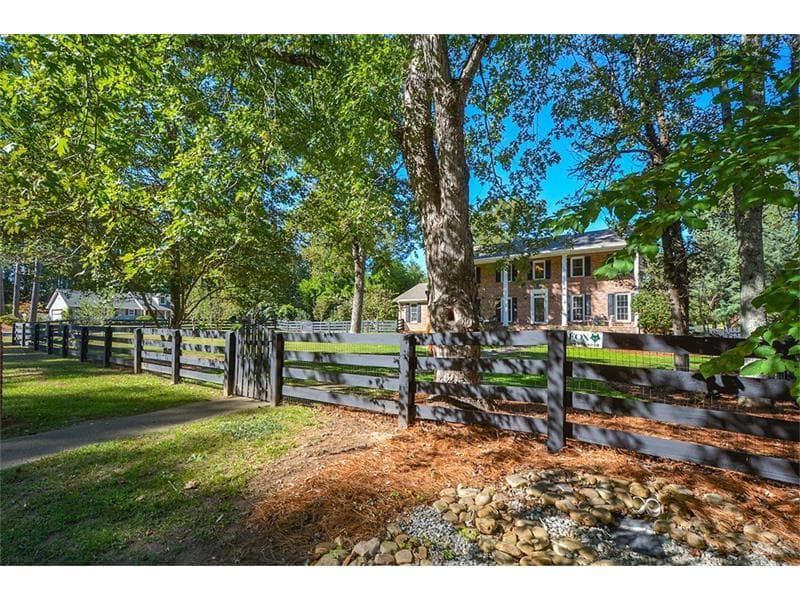 4 bedroom, 3,098 sq ft single family residence sold at 1025 Chantilly Drive, Alpharetta, GA 30004
