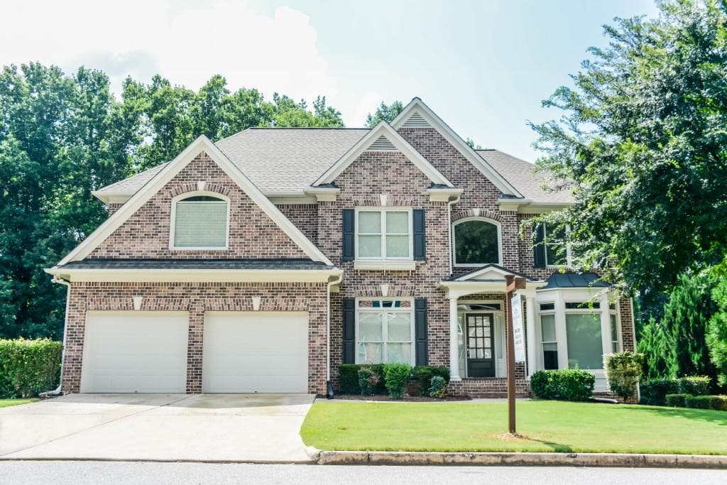 5 bedroom, 3,150 sq ft single family residence sold at 924 Laurelwood Court, Canton, GA 30115