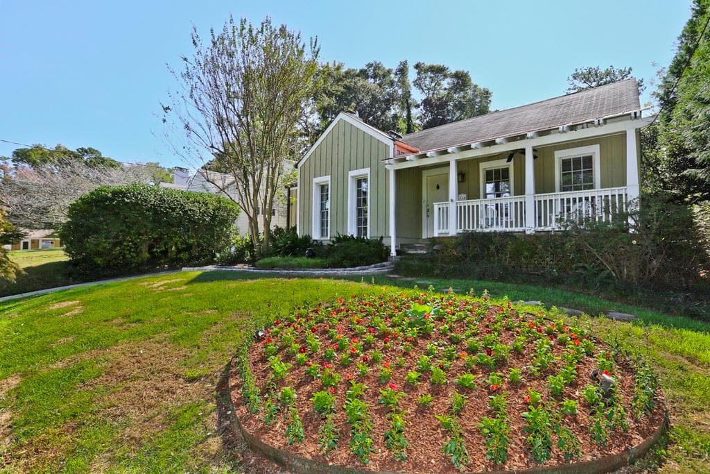 3 bedroom, 1,849 sq ft single family residence sold at 326 Golfview Road, Atlanta, GA 30309