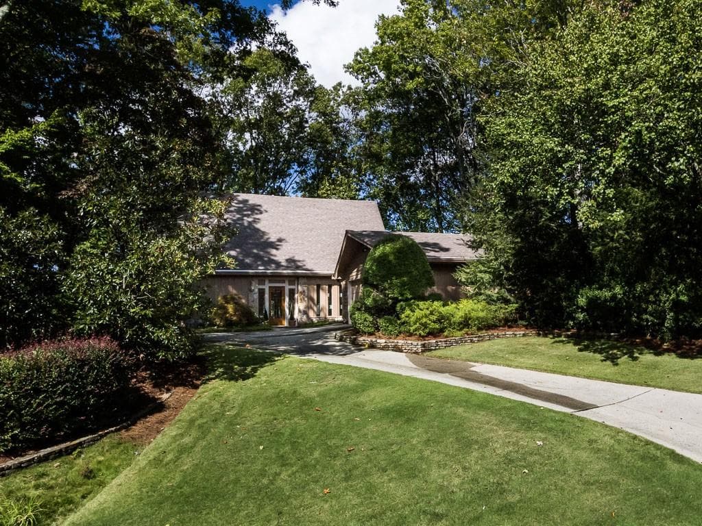 3 Heards Overlook Court, Sandy Springs, GA 30328 — most recent listing photo