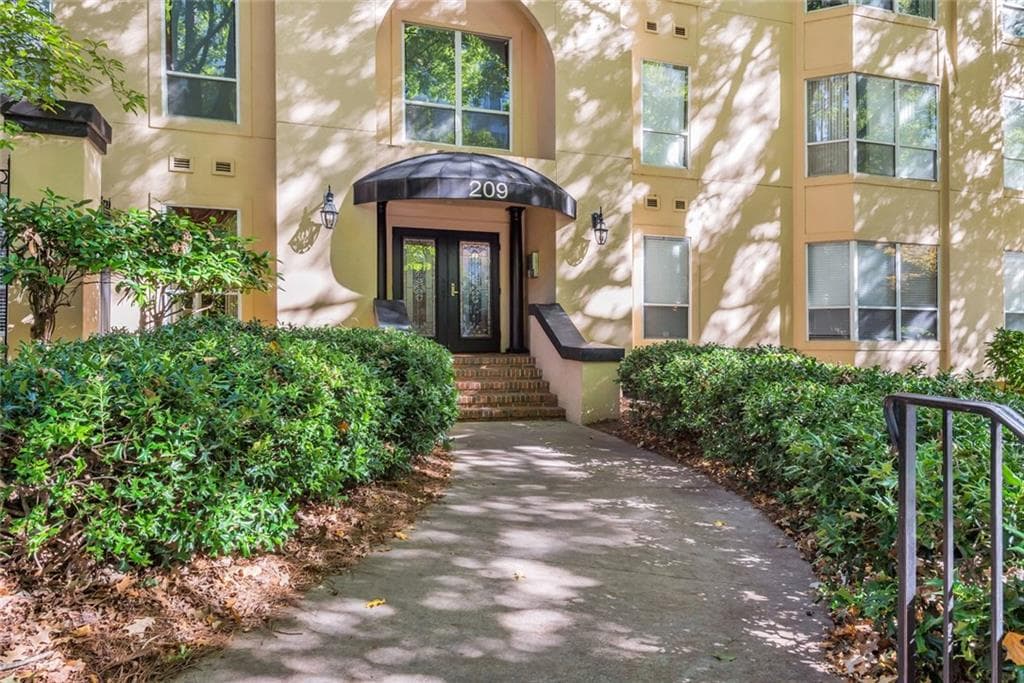 1 bedroom, 680 sq ft condominium sold at 209 14th Street 108, Atlanta, GA 30309