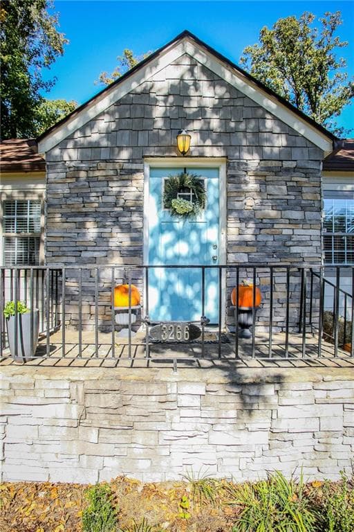 5 bedroom, 2,414 sq ft single family residence sold at 3266 Glenwood Road, Decatur, GA 30032