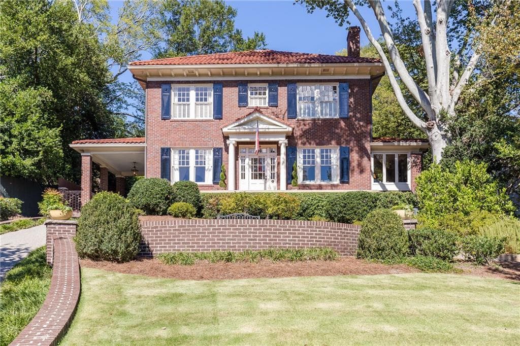 5 bedroom, 5,308 sq ft single family residence sold at 84 Palisades Road, Atlanta, GA 30309