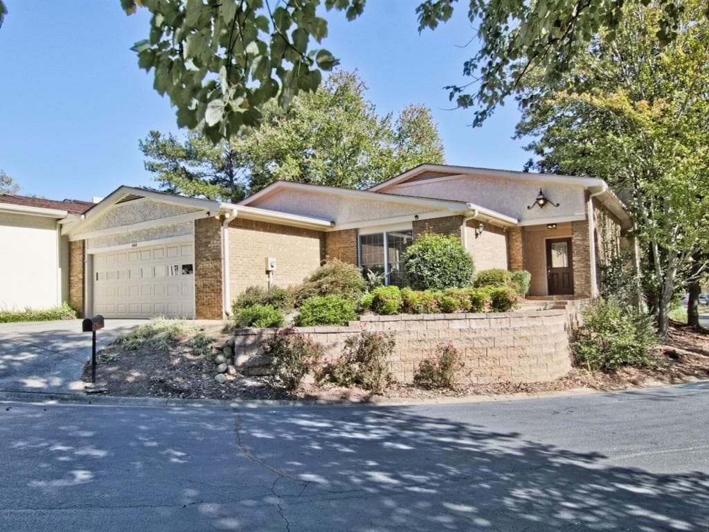 3 bedroom, 2,502 sq ft townhouse sold at 4312 Village Oaks Lane, Atlanta, GA 30338