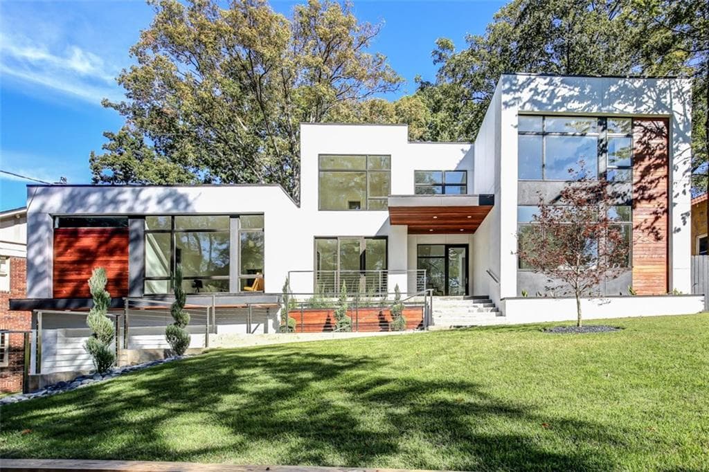 4 bedroom, 3,500 sq ft single family residence sold at 1419 Lanier Place, Atlanta, GA 30306