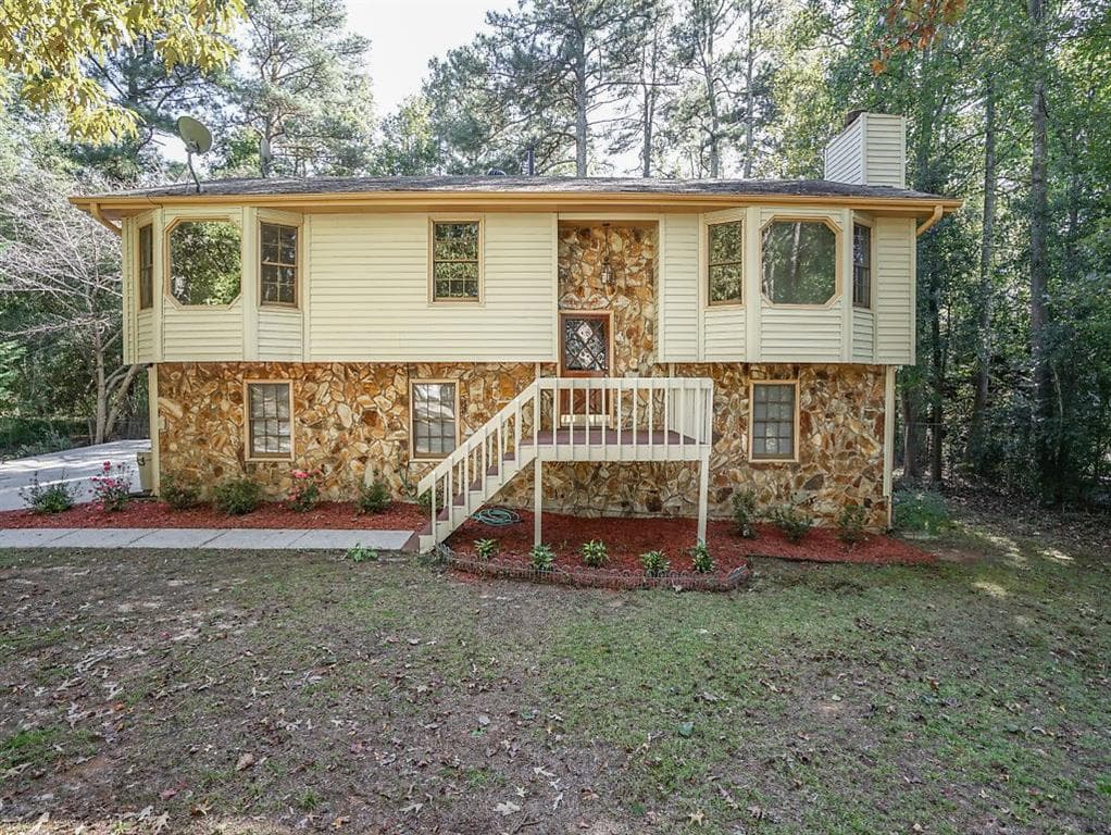 4 bedroom, 1,601 sq ft single family residence sold at 356 Windsor Farms Drive, Lawrenceville, GA 30046