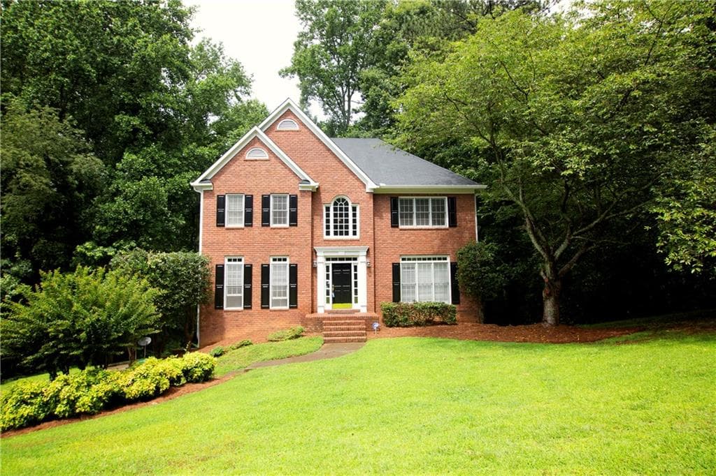 4 bedroom, 2,528 sq ft single family residence sold at 1535 Habersham Place, Cumming, GA 30041