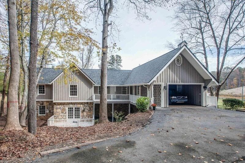 3 bedroom, 2,722 sq ft single family residence sold at 202 S Cherokee Lane Extension, Woodstock, GA 30188