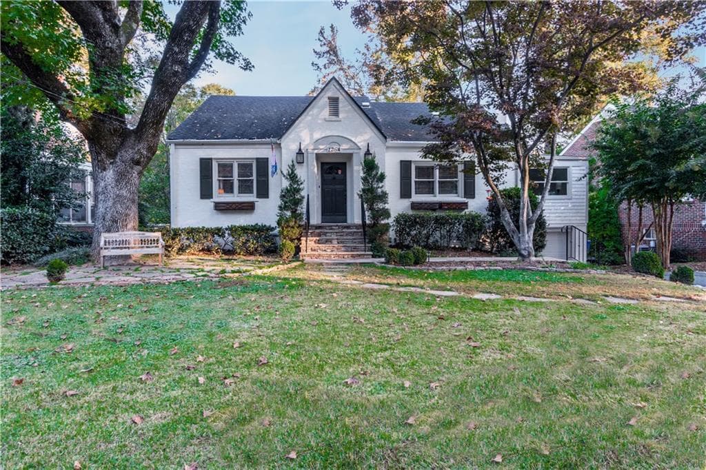 4 bedroom, 2,036 sq ft single family residence sold at 1264 Cumberland Road, Atlanta, GA 30306
