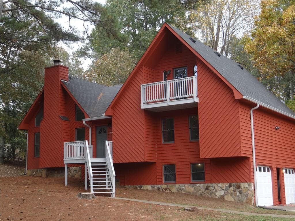 4 bedroom, 1,850 sq ft single family residence sold at 210 Holly Creek Way, Woodstock, GA 30188