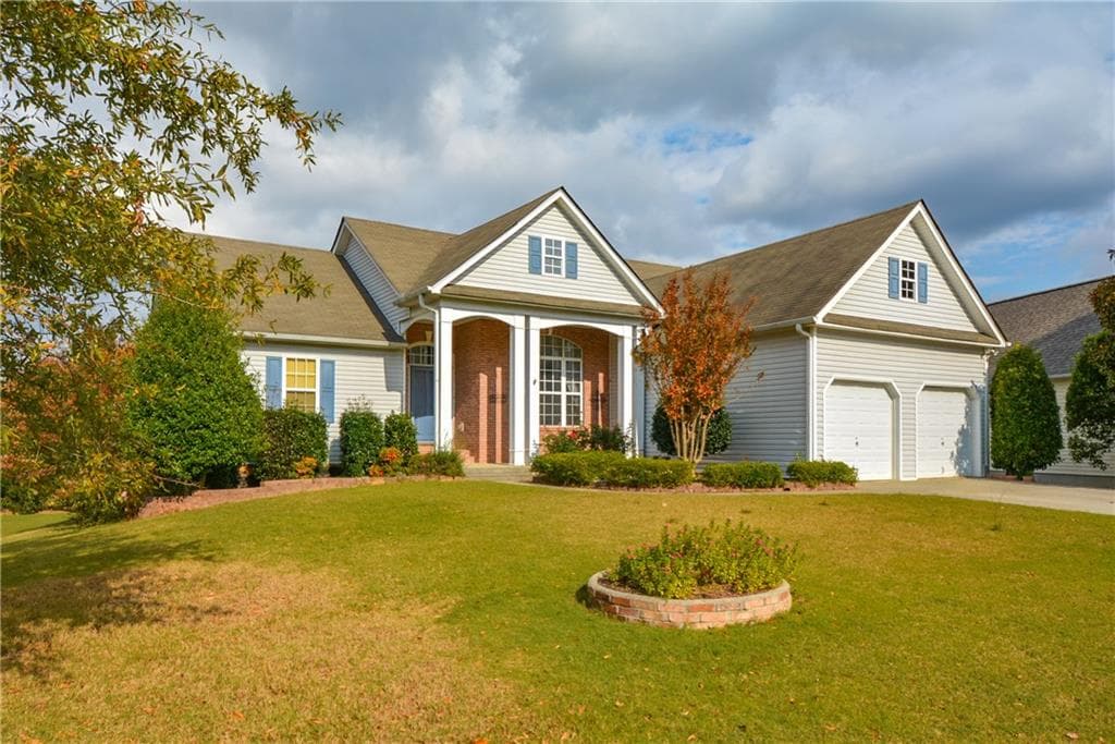 3 bedroom, 1,929 sq ft single family residence sold at 1621 Cregon Court, Lawrenceville, GA 30043