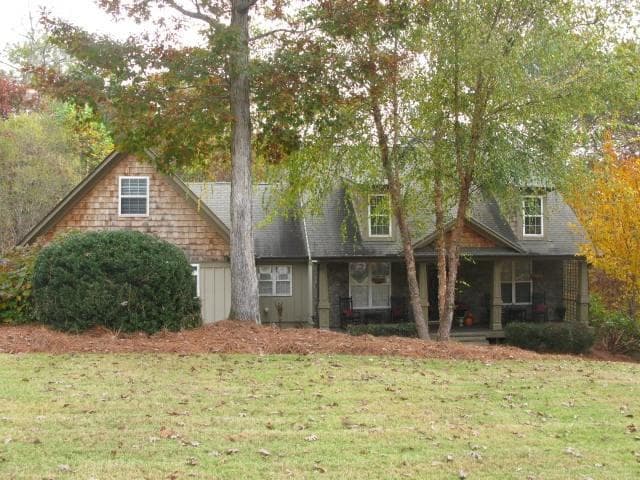3 bedroom, 2,185 sq ft single family residence sold at 204 Oakwind Court, Canton, GA 30114