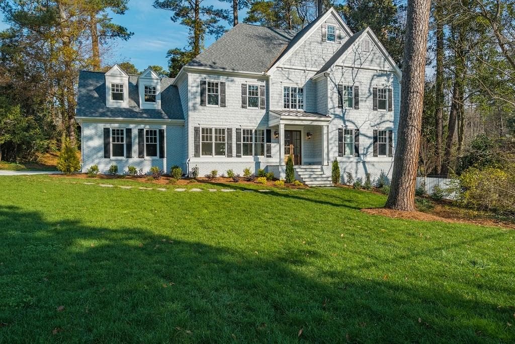 5 bedroom single family residence sold at 303 Colewood Way, Sandy Springs, GA 30328