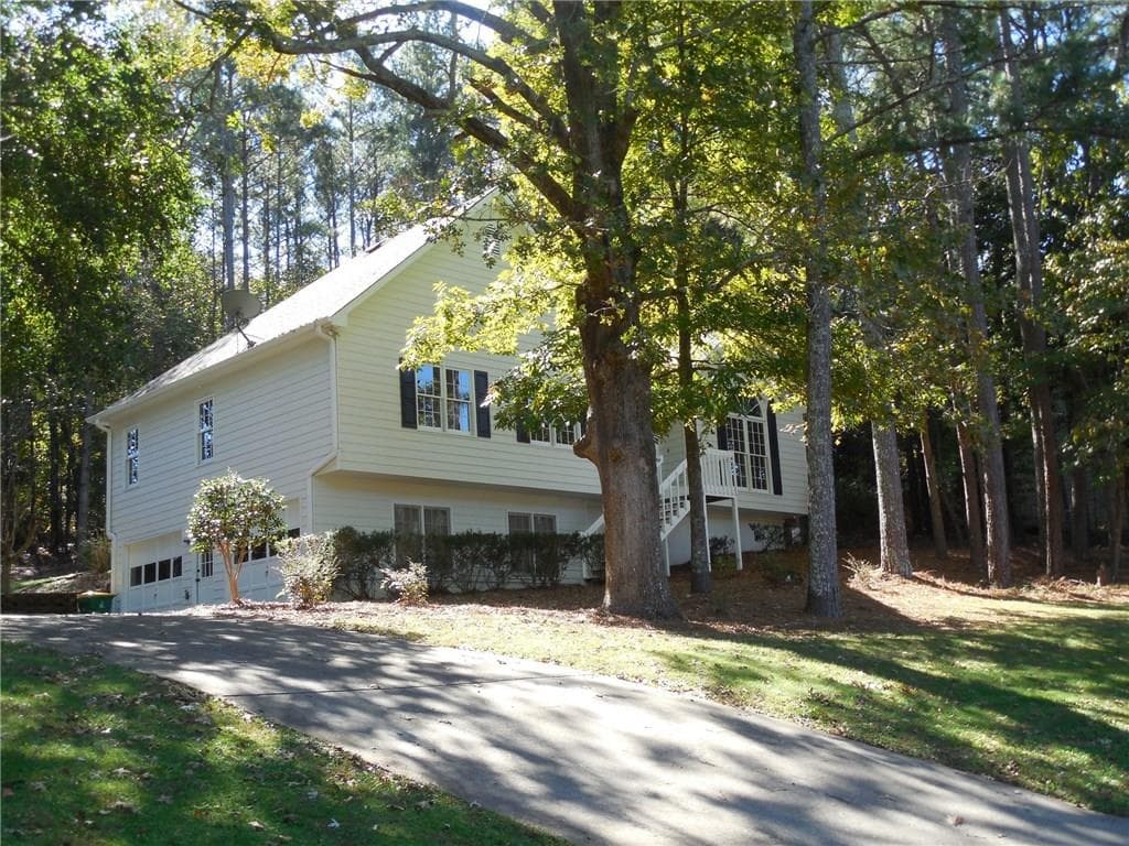 3 bedroom, 2,007 sq ft single family residence sold at 5765 BRIDLE Court, Cumming, GA 30028