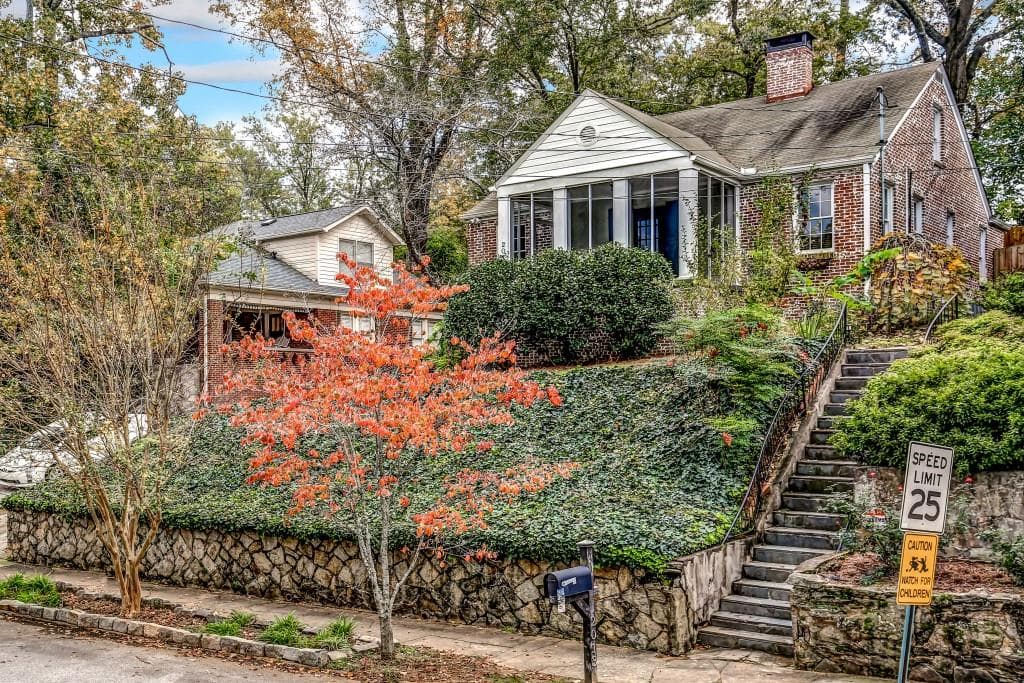 3 bedroom, 1,878 sq ft single family residence sold at 2017 Palifox Drive, Atlanta, GA 30307