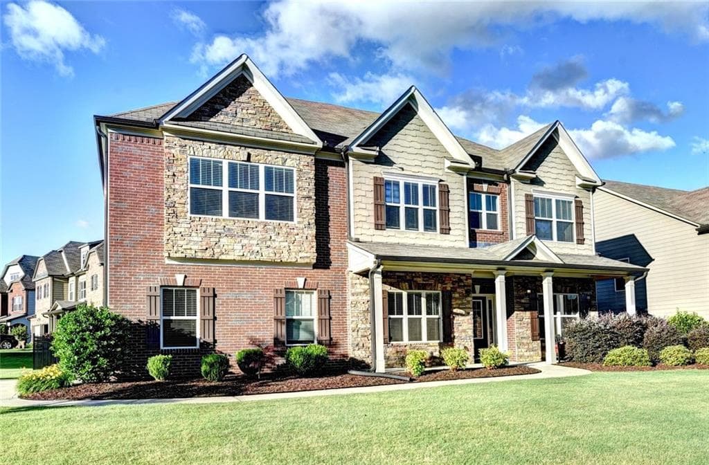 4 bedroom, 3,428 sq ft single family residence sold at 5010 Lloyd Lane, Cumming, GA 30040