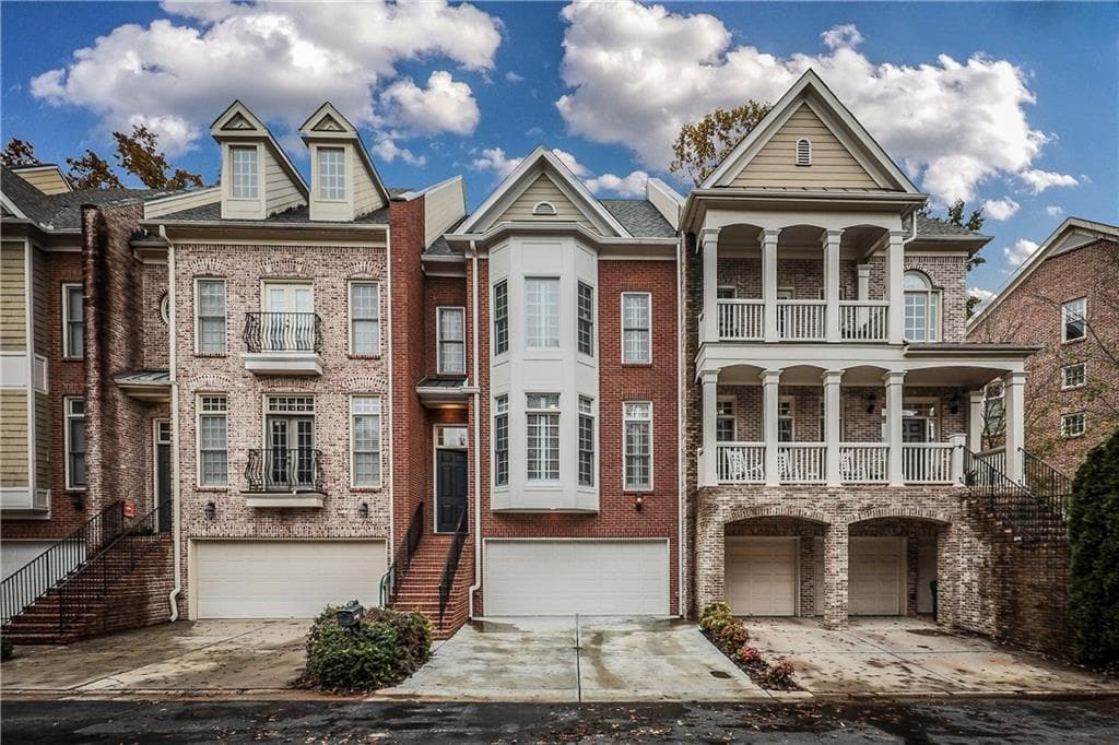 4 bedroom, 3,775 sq ft townhouse sold at 1446 Wembley Court, Atlanta, GA 30329